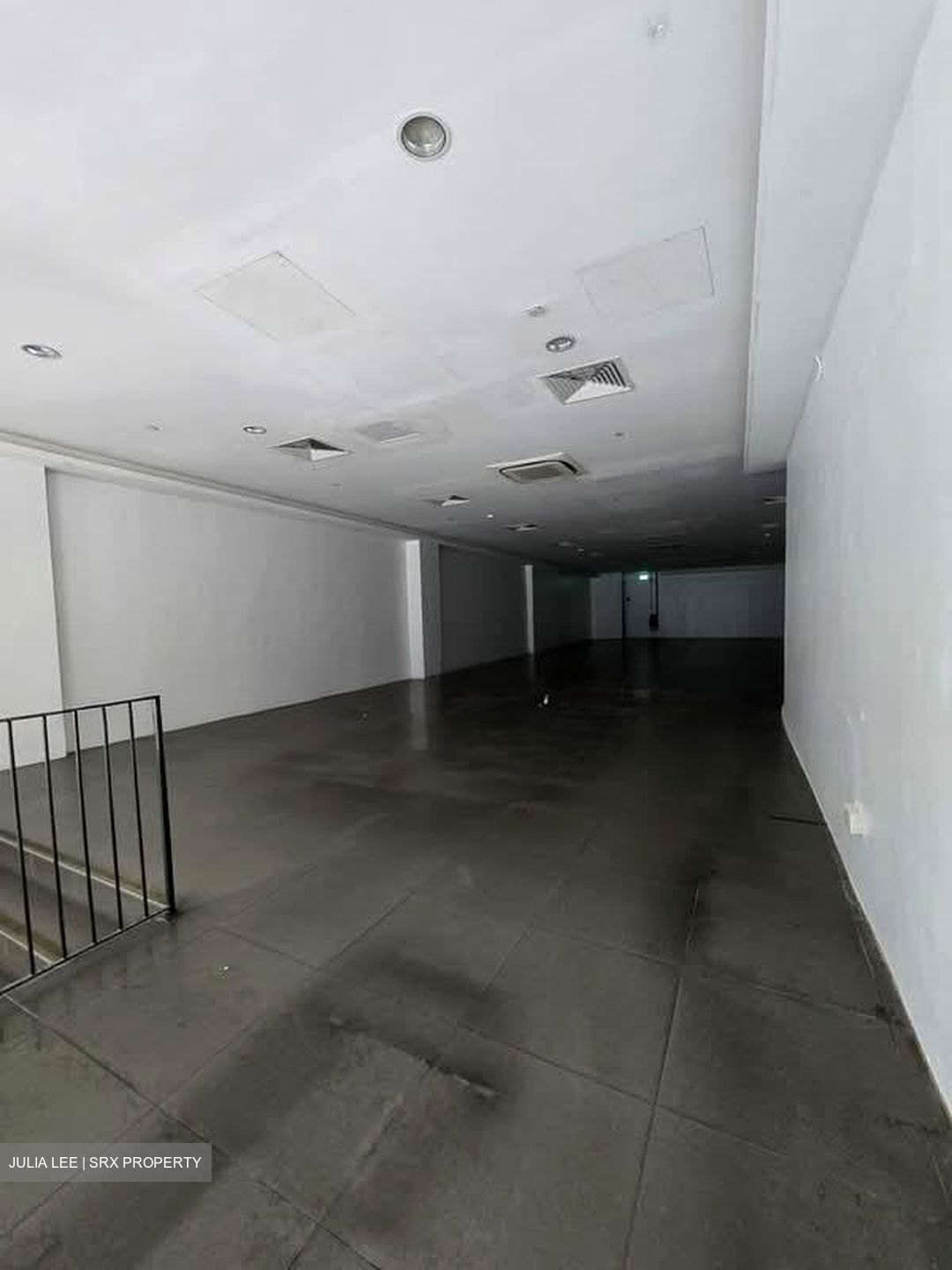 Burlington Square (D7), Retail #553461991